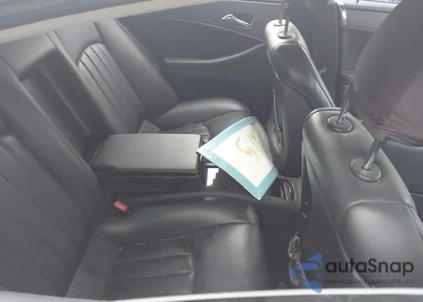 2010 Mercedes-Benz Cls 550 z USA, uszkodzony, nr VIN WDDDJ7CB3AA161674